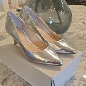 Banana Republic Silver Pointed Heels